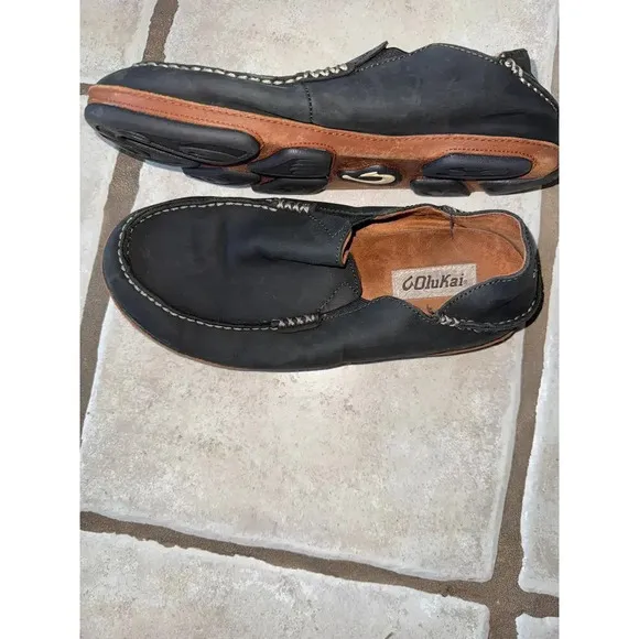 OLUKAI leather loafers size 9.5 black