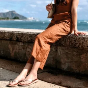 OLUKAI Nohie Gold | Tan Leather Knotted Thong Strappy Flip-Flop Sandals Size 8
