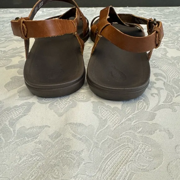 Olukai  Size 10 Upena Beach Sandals Flats Comfort Brown Gold Leather Buckle