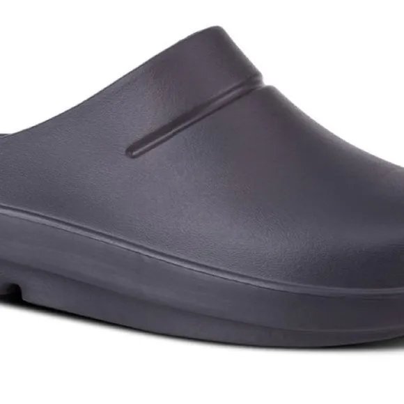 OOFOS Black Slip-On Loafers with Streamlined Design