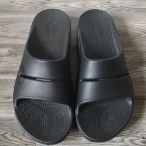 OOFOS Ooahh Black Slide Sandals Unisex Men's 13 Women's 15