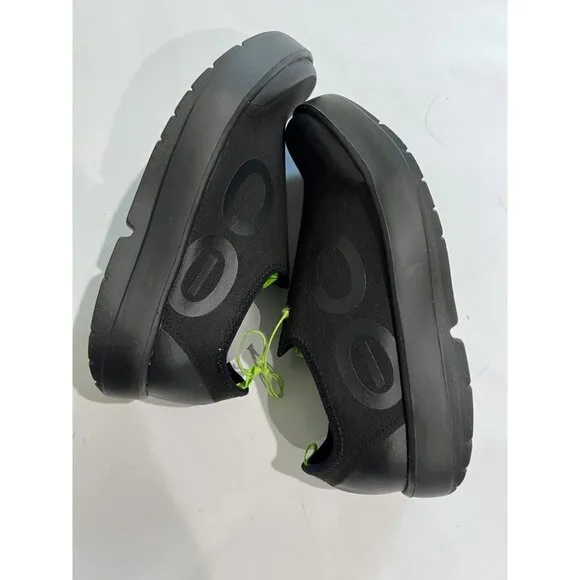 OOFOS OOMG Eezee Sneakers in Black