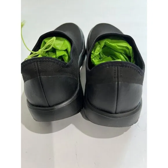 OOFOS OOMG Eezee Sneakers in Black