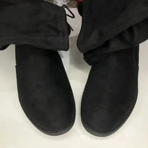 Over the knee stretch boots