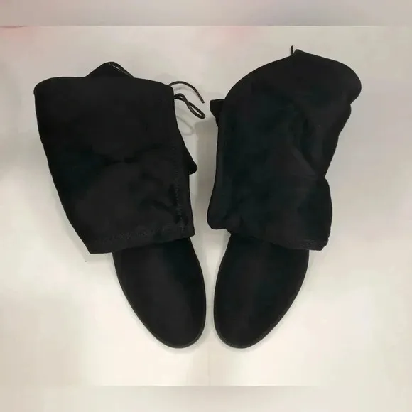 Over the knee stretch boots