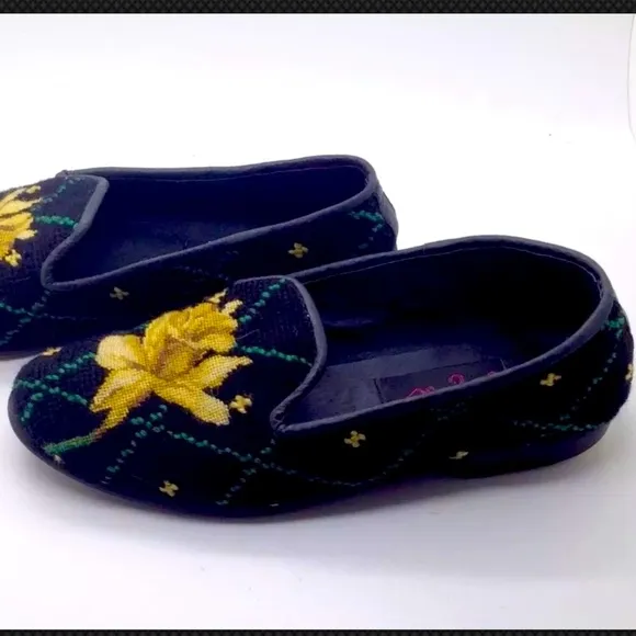 PAIGE Needlepoint Daffodil Flower Loafer 6.5 RARE