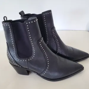 PAIGE Sz 8.5 Silver Studs WILLA in Black Leather Boots Pointy Western 2.5&quot; Heel