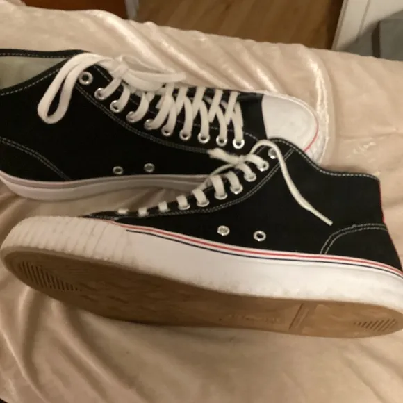 P.FFLYERS HIGH TOP  CHUCK STYLE SNEAKERS UNISEX M11 W 12.5