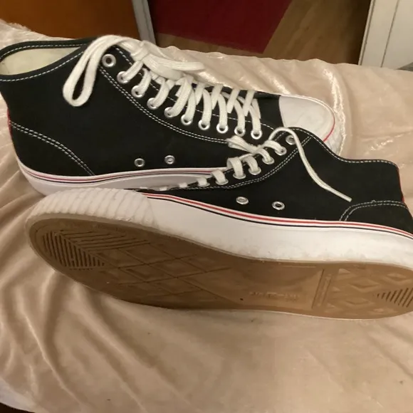 P.FFLYERS HIGH TOP  CHUCK STYLE SNEAKERS UNISEX M11 W 12.5