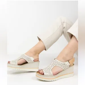 PIKOLINOS AGUADULCEWomen wedge sandals gently usedColor: NATA size 41 US 11