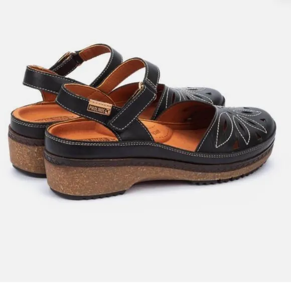 Pikolinos Women's Granada W0W Mary Jane Black