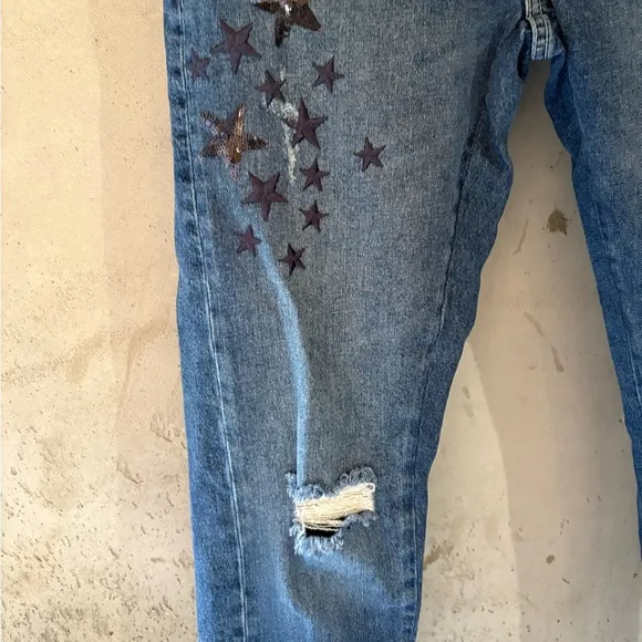Pilcro and the Letterpress Slim Boyfriend JeansSize: 27