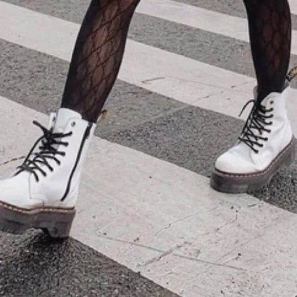 Platform JADON Doc Martens white women's US size 9 -10 Men's US 8