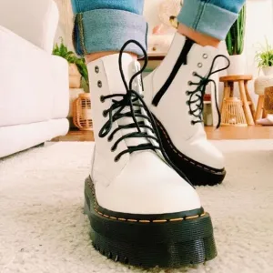 Platform JADON Doc Martens white women's US size 9 -10 Men's US 8