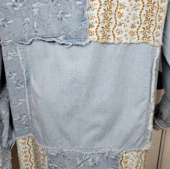 POL Oversized Patchwork Distressed Light Denim Shacket Size Large