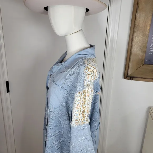 POL Oversized Patchwork Distressed Light Denim Shacket Size Large