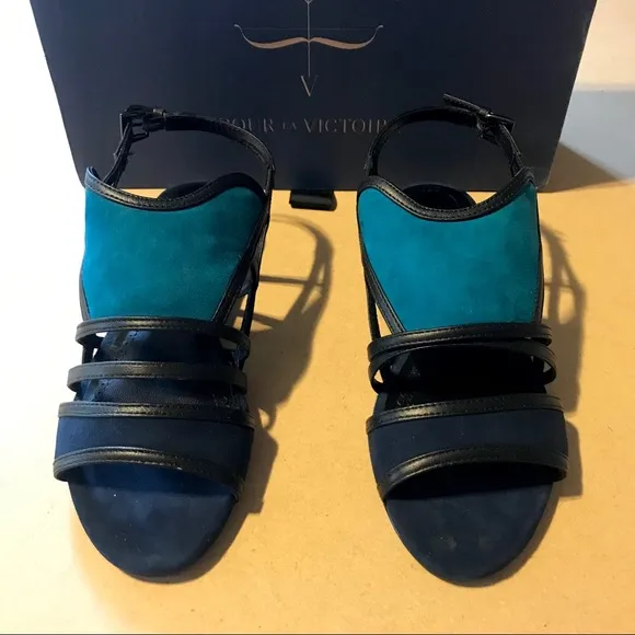 POUR LA VICTOIRE &quot;ESTELLE&quot; TURQUOISE &amp; NAVY BLUE W/ BLACK SUEDE SANDALS NIB (6)