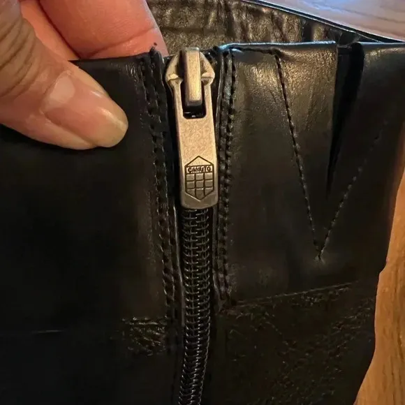 Pre-loved Vince Camuto Leather Riding Boot