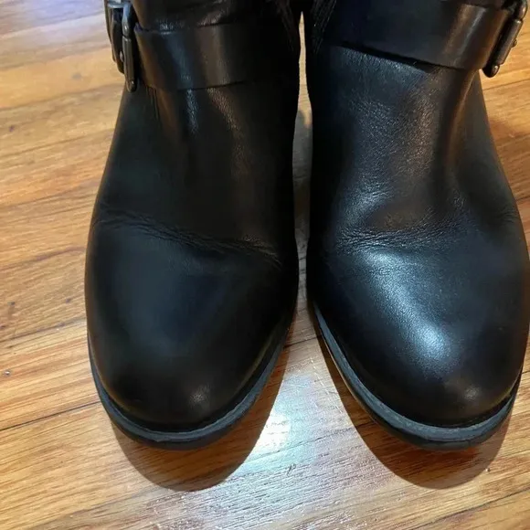 Pre-loved Vince Camuto Leather Riding Boot