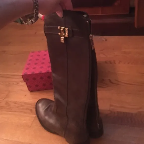 Pristine Tory Burch Bak-Zip LOGO Leathr Knee Boots