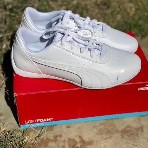 Puma neo cat unlicensed softfoam  all white sneakers 8.5 new condition