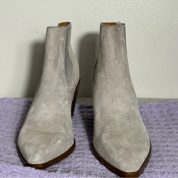 Rag &amp; Bone NWOT Light Grey Calfskin Suede Razor Booties- Size 40