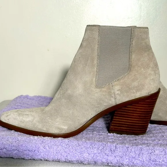Rag &amp; Bone NWOT Light Grey Calfskin Suede Razor Booties- Size 40