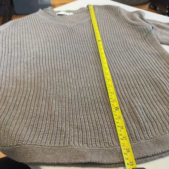 RD Style - Josslyn V Neck Sweater (from stitch fix).  Size XL