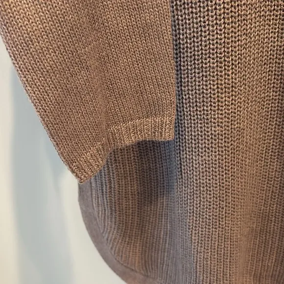 RD Style - Josslyn V Neck Sweater (from stitch fix).  Size XL
