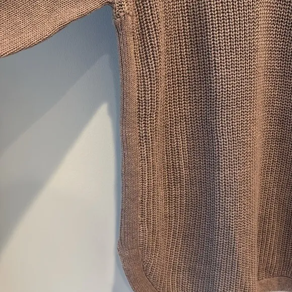 RD Style - Josslyn V Neck Sweater (from stitch fix).  Size XL