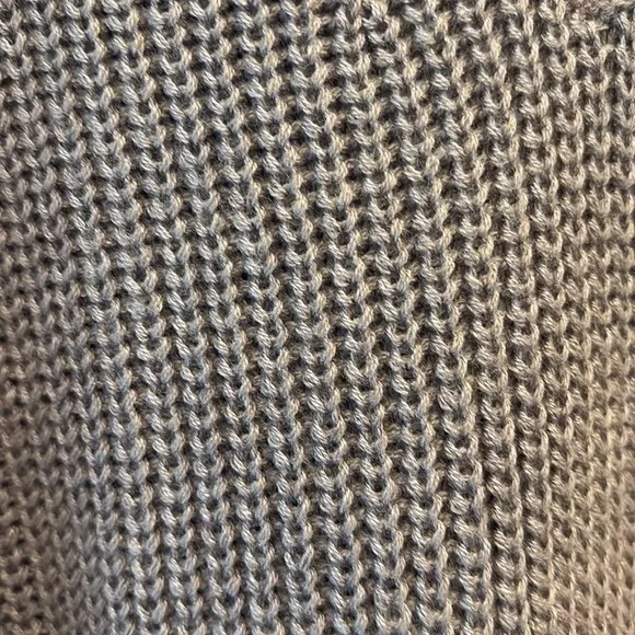 RD Style - Josslyn V Neck Sweater (from stitch fix).  Size XL