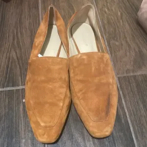 Reformation cognac suede loafers size 9