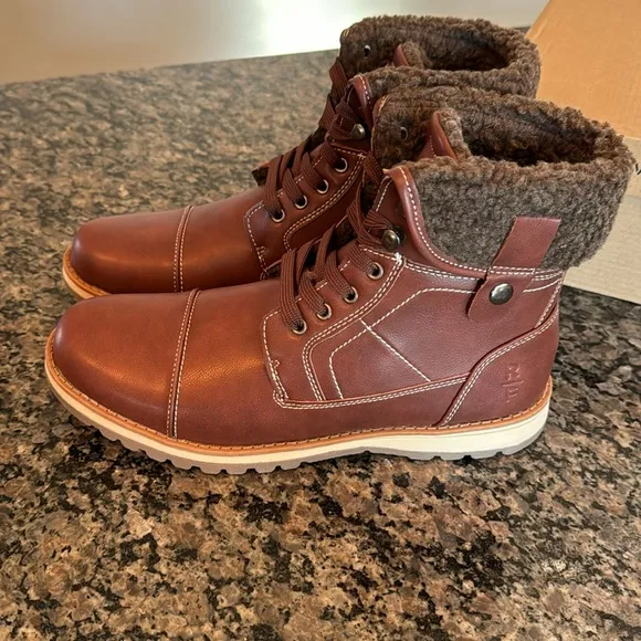 Reserved Footwear desert boots NIB 9.5
