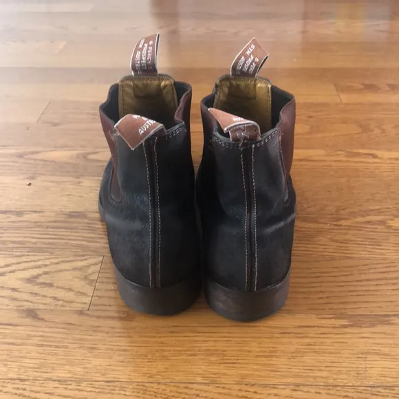 R.M. Williams Elegant Brown Chelsea Boots with Suede Fit