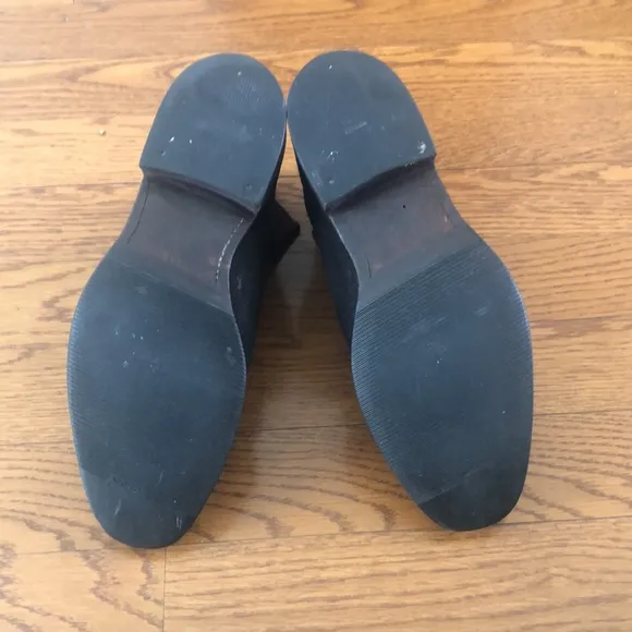 R.M. Williams Elegant Brown Chelsea Boots with Suede Fit