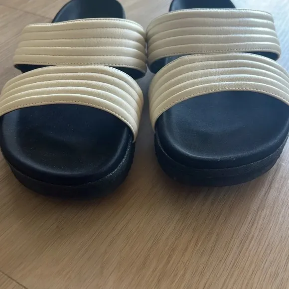 ROAM CRESCENT QUILT SANDALS WHITE VEGAN LEATHER Size 39