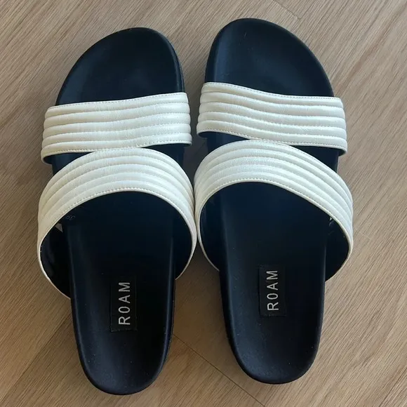 ROAM CRESCENT QUILT SANDALS WHITE VEGAN LEATHER Size 39