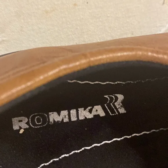 Romika Cassie 24 Slip-On Leather Loafers in Brown NWOT