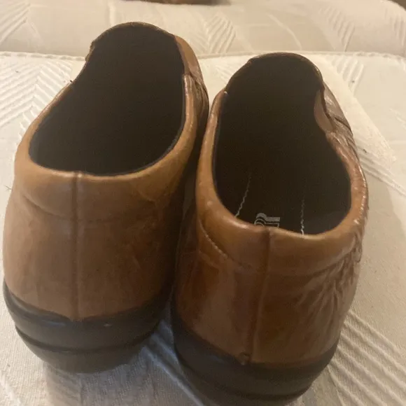 Romika Cassie 24 Slip-On Leather Loafers in Brown NWOT