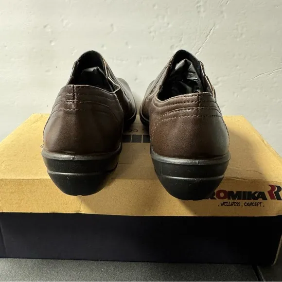Romika‎ Cassie womens dark brown 6.5 slip on loafers New in box