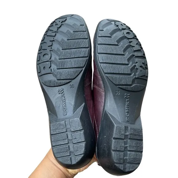 Romika Leather Upper Slip On Loafers in Burgundy Size: 36 (6)