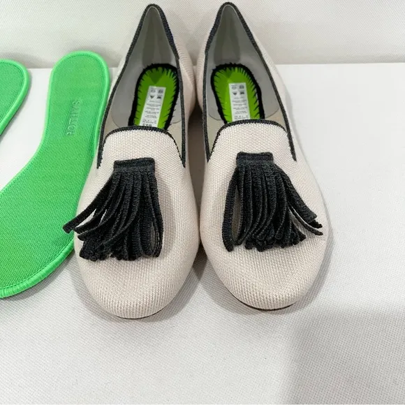 Rothy’s Merino Tassel Loafer in Platinum White Grey Trim Size 9.5 Knit Stretchy