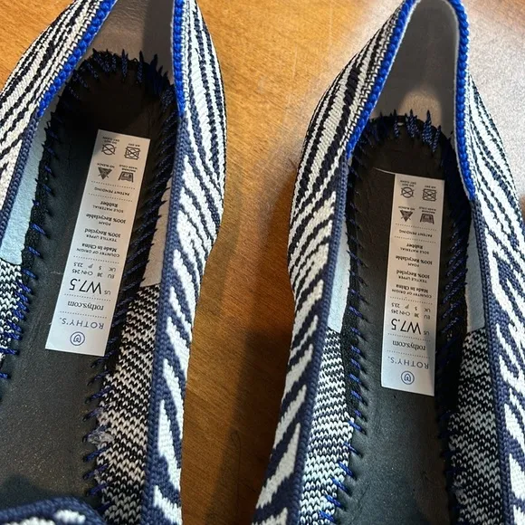 Rothy’s navy/ ivory zebra retired women’s loafers 7.5 slip on shoes retired