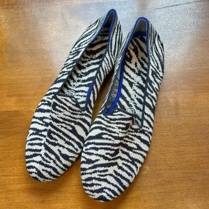 Rothy’s navy/ ivory zebra retired women’s loafers 7.5 slip on shoes retired