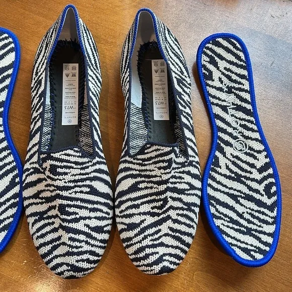 Rothy’s navy/ ivory zebra retired women’s loafers 7.5 slip on shoes retired