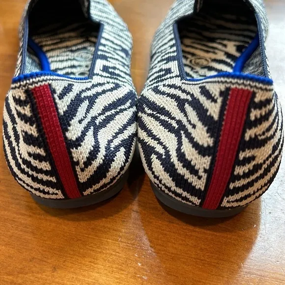 Rothy’s navy/ ivory zebra retired women’s loafers 7.5 slip on shoes retired