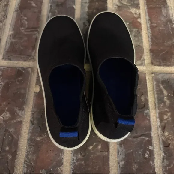 Rothys The Chelsea Sneaker Boot Womens 8.5 Black Knit Slip On Mid Top Stretch