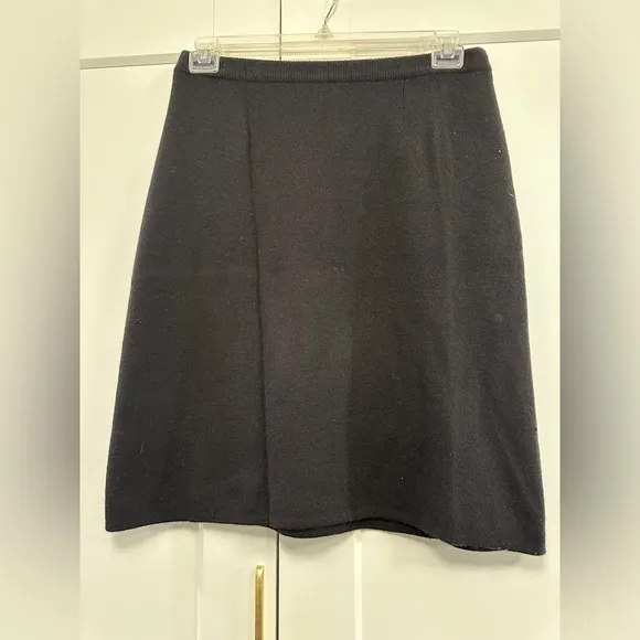 Saks Fifth Avenue 100% Cashmere Skirt – Black | Size L | Worn Once