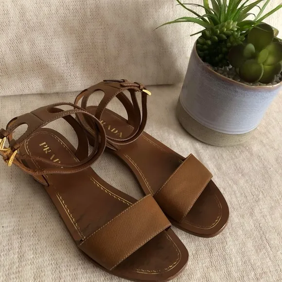 ❤️SALE❤️Prada Saffiano Leather Sandals