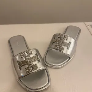 ❗️SALE❗️Tory Burch Silver Slide Sandals.